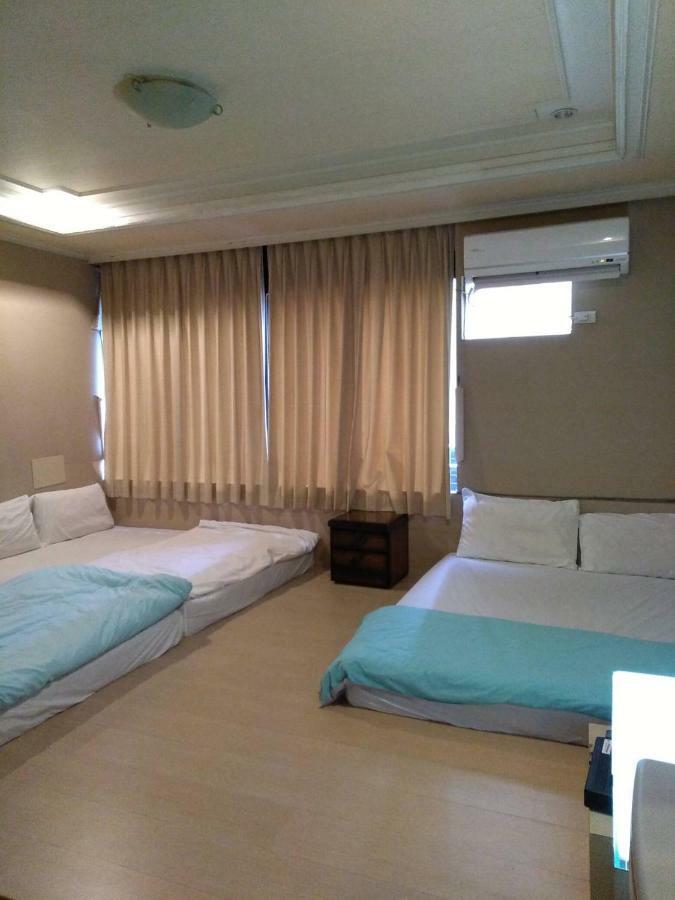 Hua Bin Hotel Yilan Exterior foto